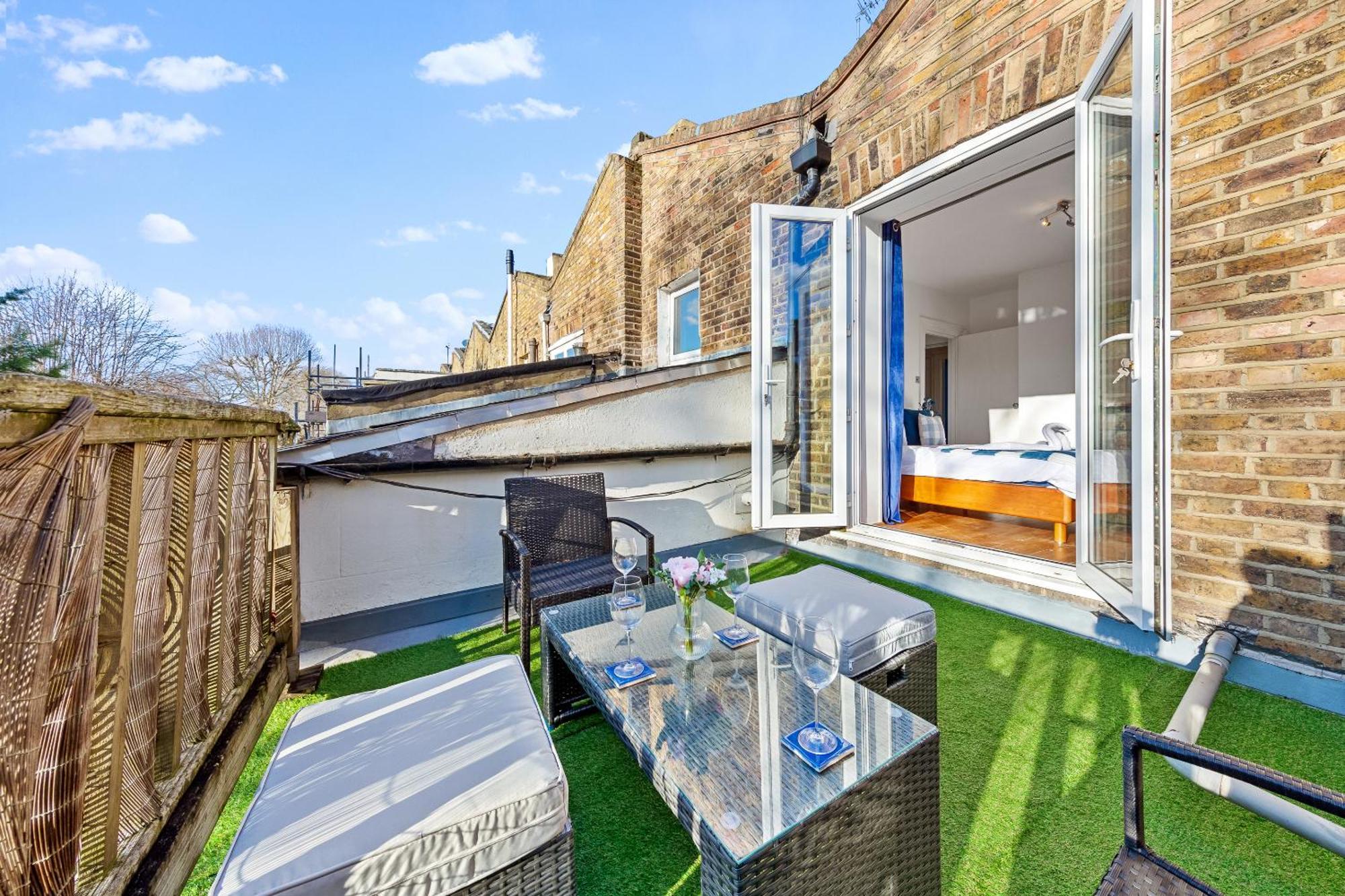 Balcony Blue Theme 1 Bedroom Central London Luxury Flat Near Hyde Park! Accommodates Up To 6! Double Sofa Bed And Next To Station! ภายนอก รูปภาพ