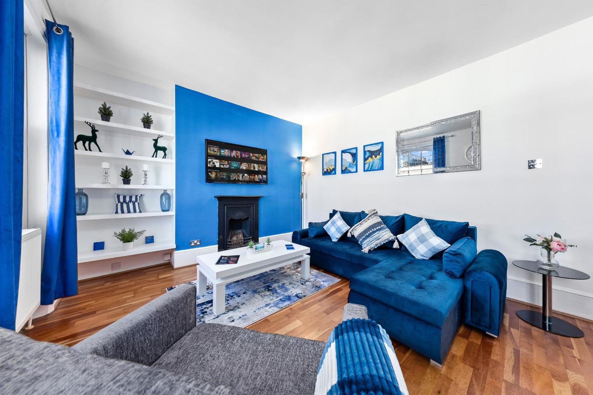 Balcony Blue Theme 1 Bedroom Central London Luxury Flat Near Hyde Park! Accommodates Up To 6! Double Sofa Bed And Next To Station! ภายนอก รูปภาพ