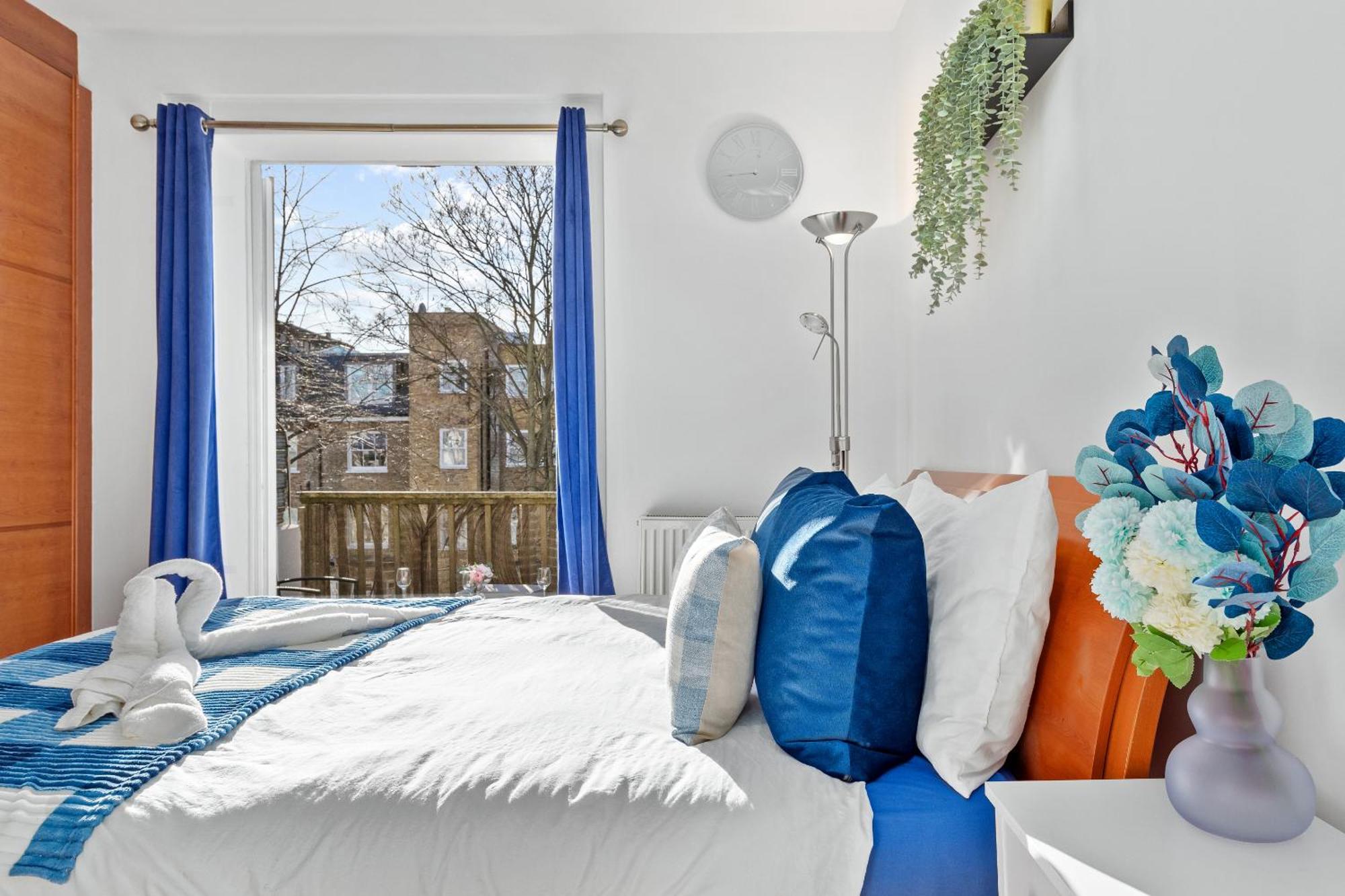Balcony Blue Theme 1 Bedroom Central London Luxury Flat Near Hyde Park! Accommodates Up To 6! Double Sofa Bed And Next To Station! ภายนอก รูปภาพ