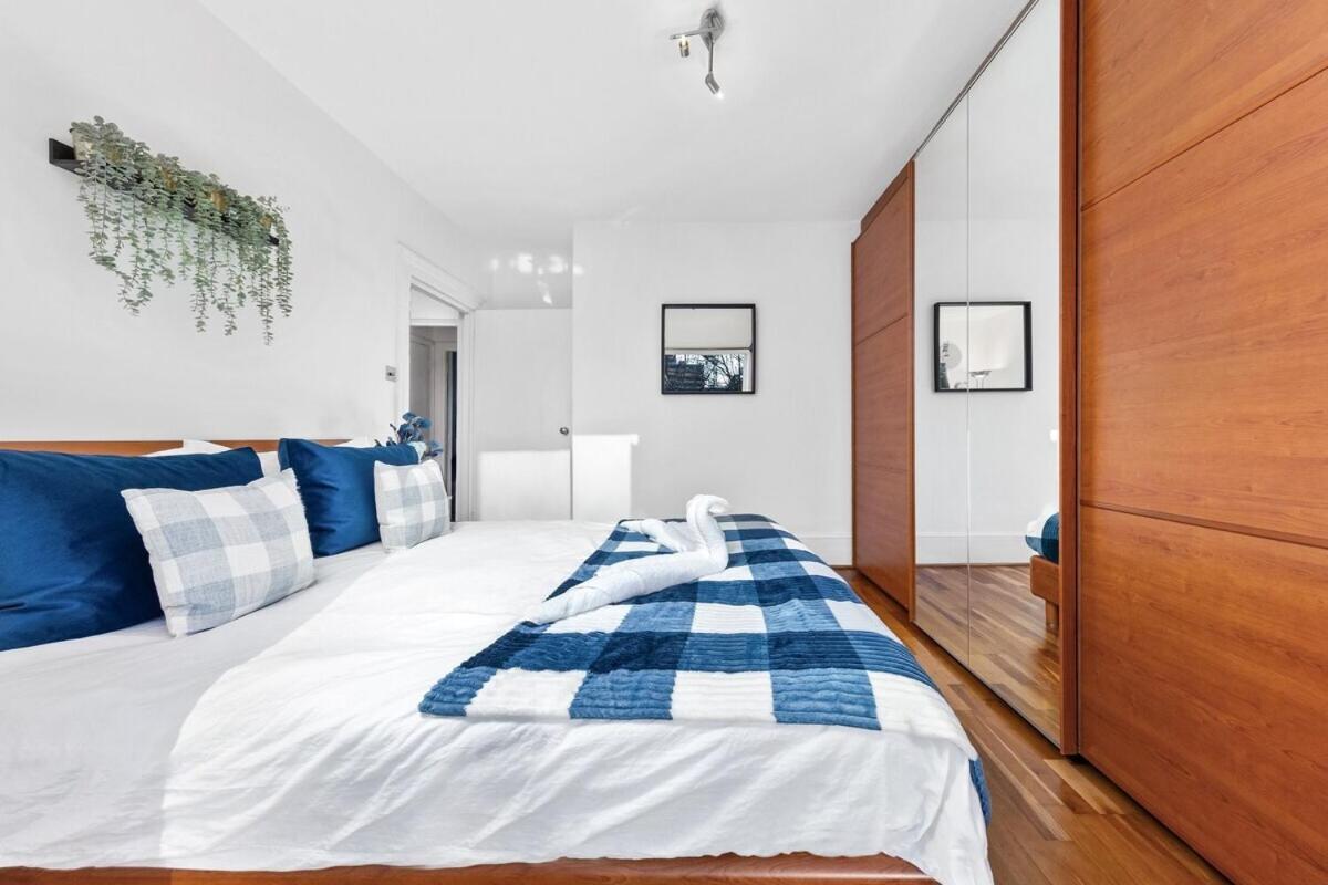 Balcony Blue Theme 1 Bedroom Central London Luxury Flat Near Hyde Park! Accommodates Up To 6! Double Sofa Bed And Next To Station! ภายนอก รูปภาพ