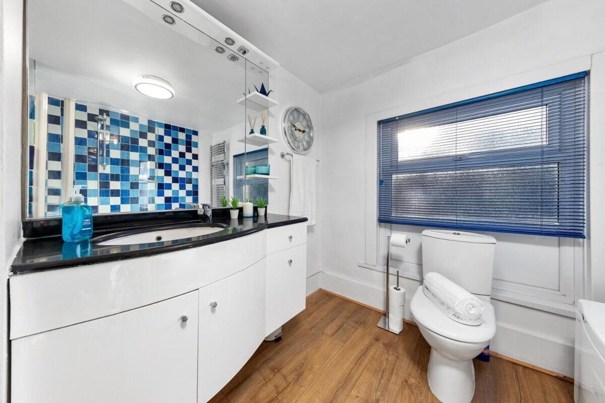 Balcony Blue Theme 1 Bedroom Central London Luxury Flat Near Hyde Park! Accommodates Up To 6! Double Sofa Bed And Next To Station! ภายนอก รูปภาพ