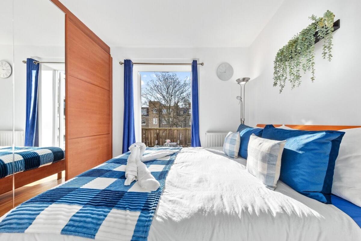 Balcony Blue Theme 1 Bedroom Central London Luxury Flat Near Hyde Park! Accommodates Up To 6! Double Sofa Bed And Next To Station! ภายนอก รูปภาพ