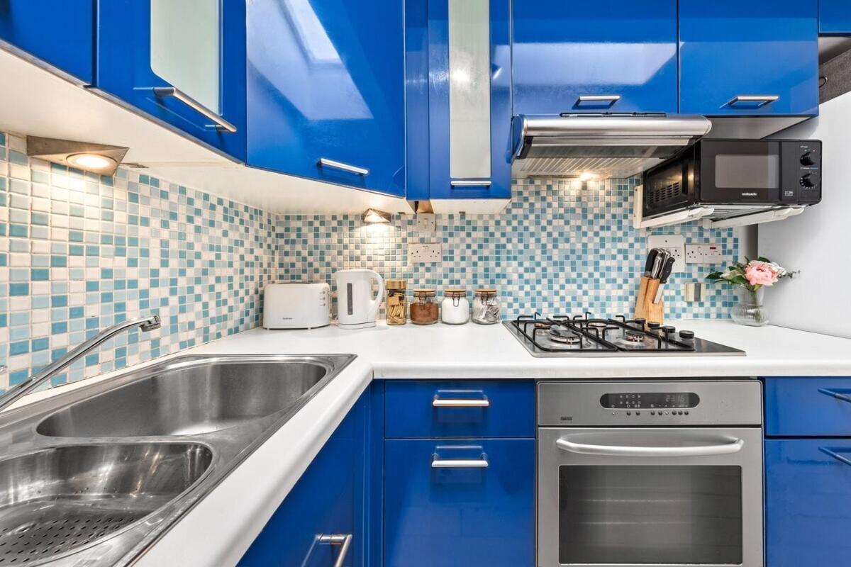 Balcony Blue Theme 1 Bedroom Central London Luxury Flat Near Hyde Park! Accommodates Up To 6! Double Sofa Bed And Next To Station! ภายนอก รูปภาพ