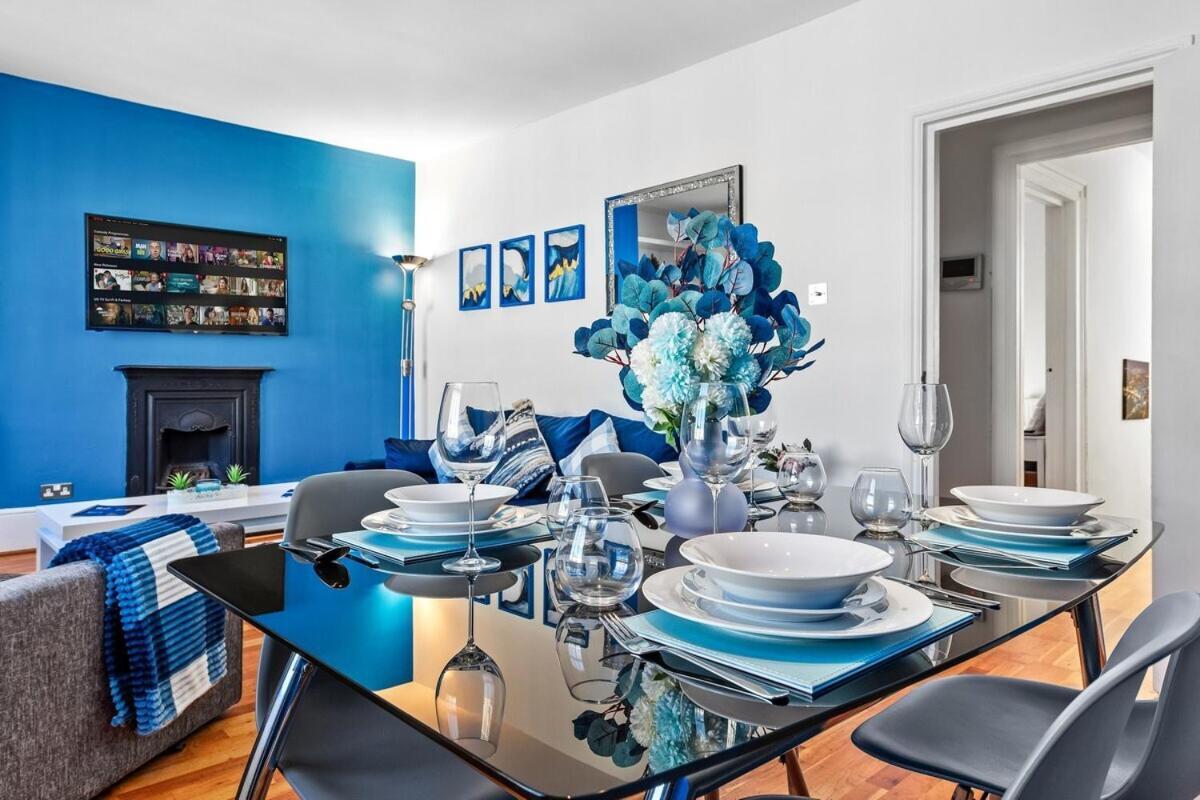 Balcony Blue Theme 1 Bedroom Central London Luxury Flat Near Hyde Park! Accommodates Up To 6! Double Sofa Bed And Next To Station! ภายนอก รูปภาพ
